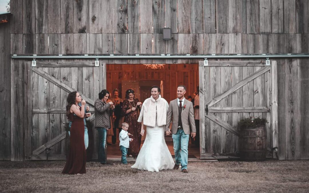 Top Rustic Wedding Themes for 2024 & 2025: How to Bring Elegance to the Countryside