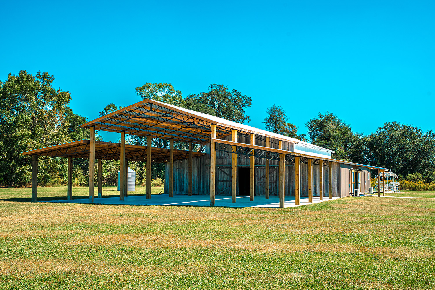 SilosOutside1 Venue Features