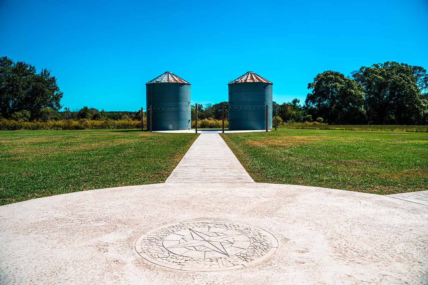 SilosWalk12 Venue Features