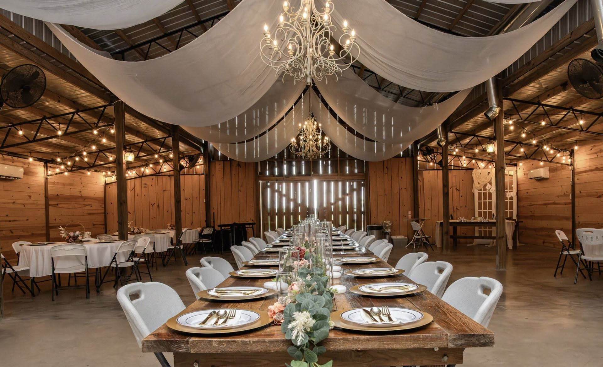Indoor vs. Outdoor Wedding Venues in Florida: How to Choose the Right Setting